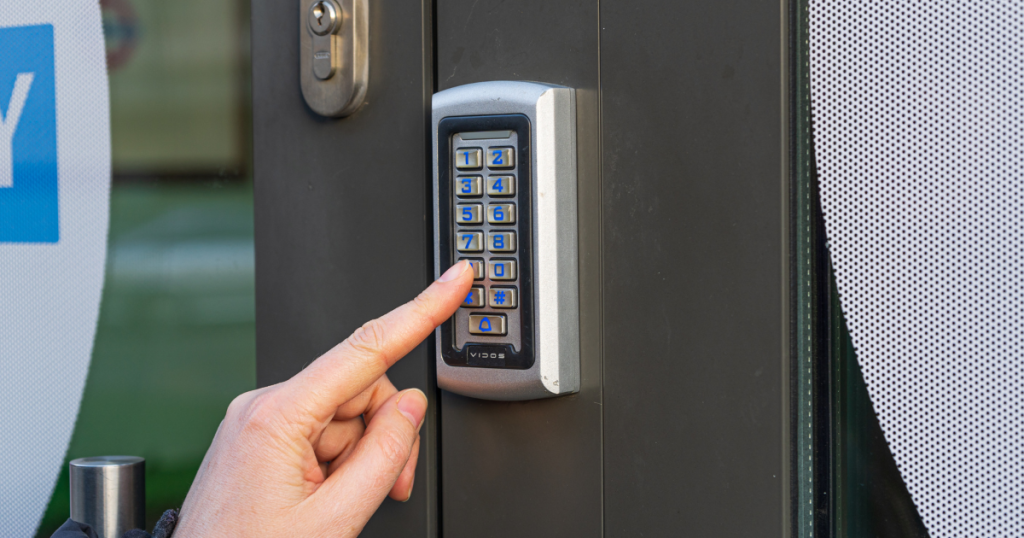 Common Card Access Control Systems - Expert Guide | B&W Fire Security ...